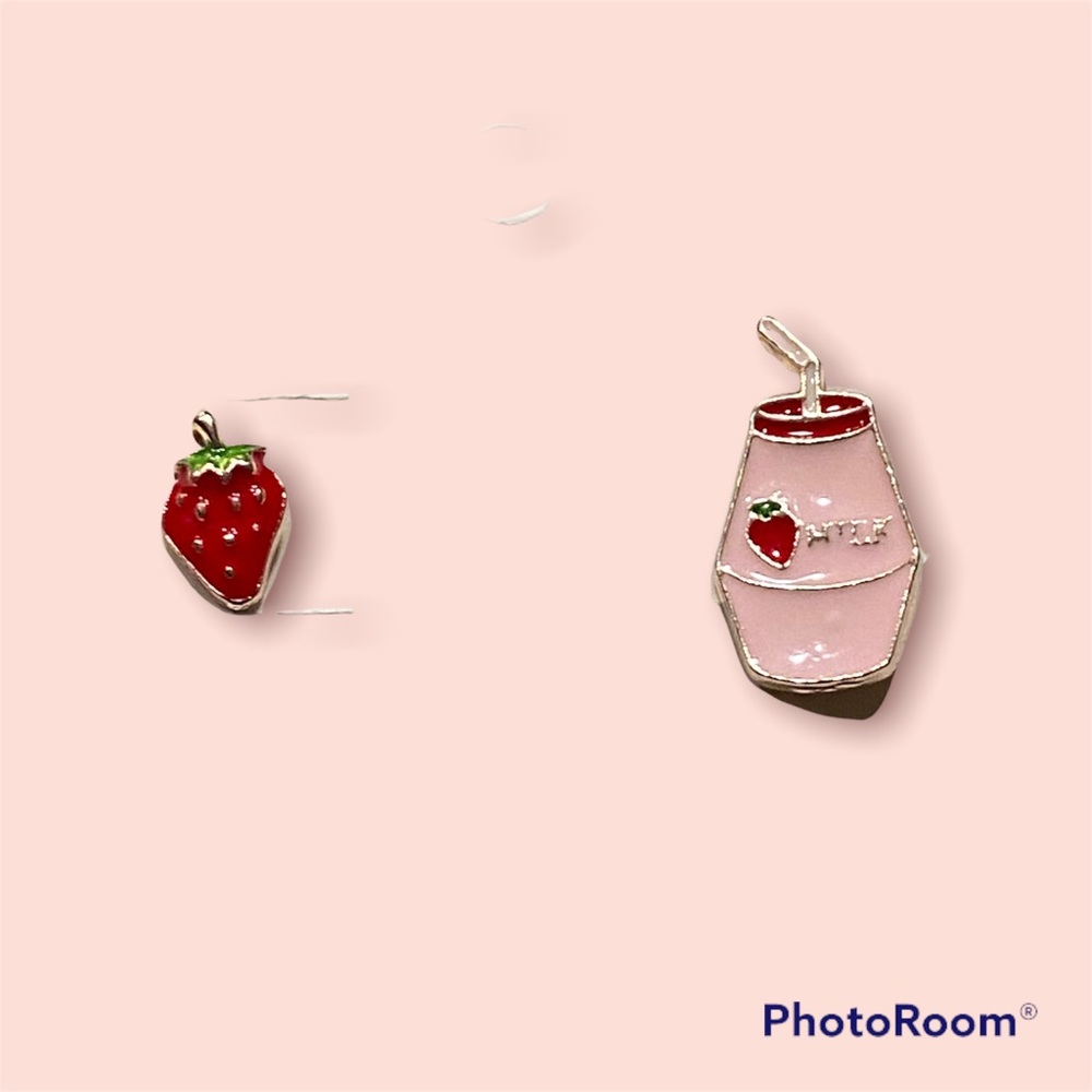 💰2/$10💰NEW•Strawberry Milk & Strawberry post earrings